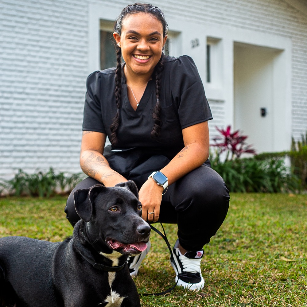 Isabella Mendes - Especialista em comportamento Canino e proprietária da empresa Ramdog compartilhou conosco sua opnião sobre nossa linha de tecidos de Alta performace.